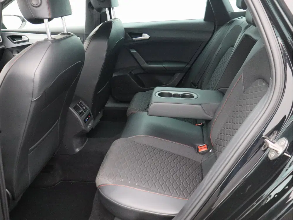 SEAT Leon 1.5 eTSI FR Business Intense uit 2021, foto 13