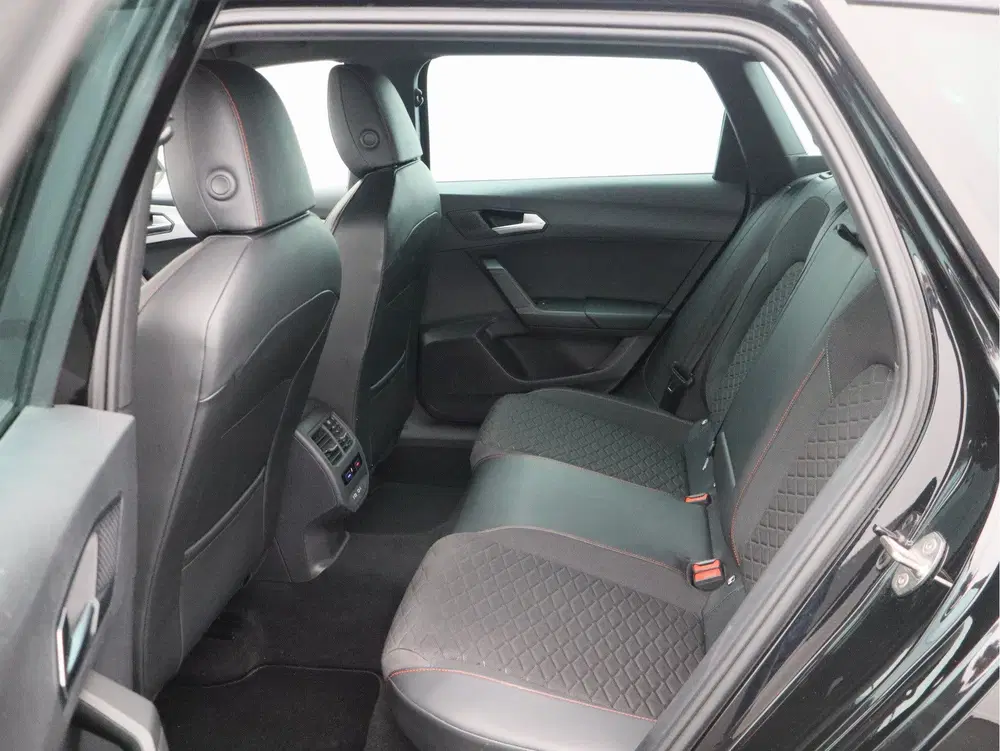 SEAT Leon 1.5 eTSI FR Business Intense uit 2021, foto 15