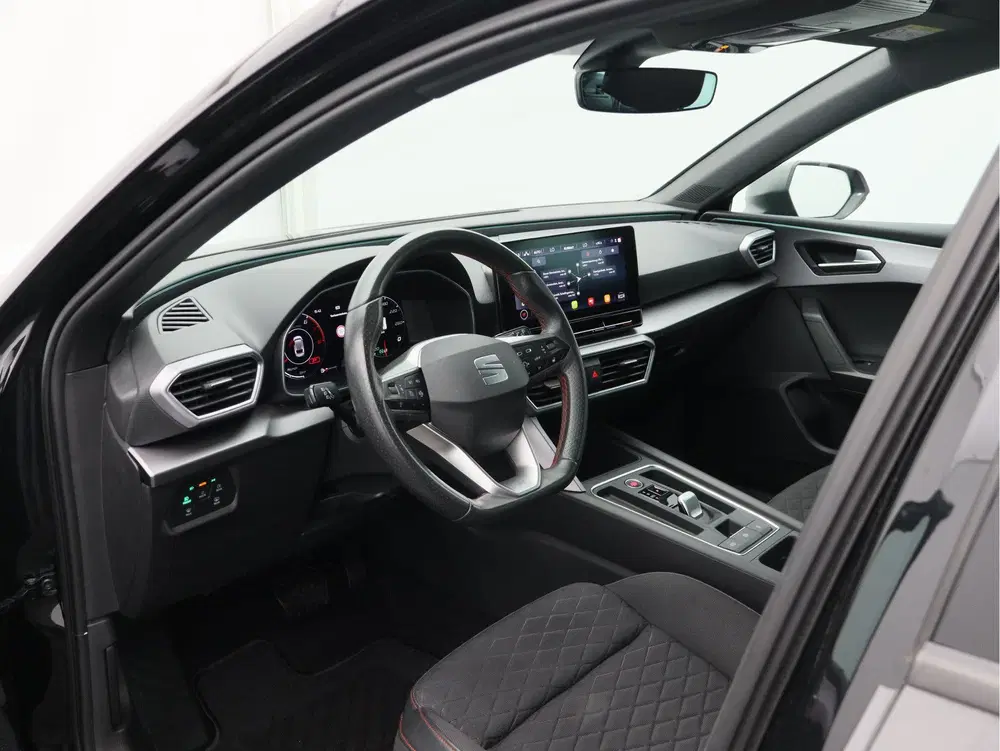SEAT Leon 1.5 eTSI FR Business Intense uit 2021, foto 6