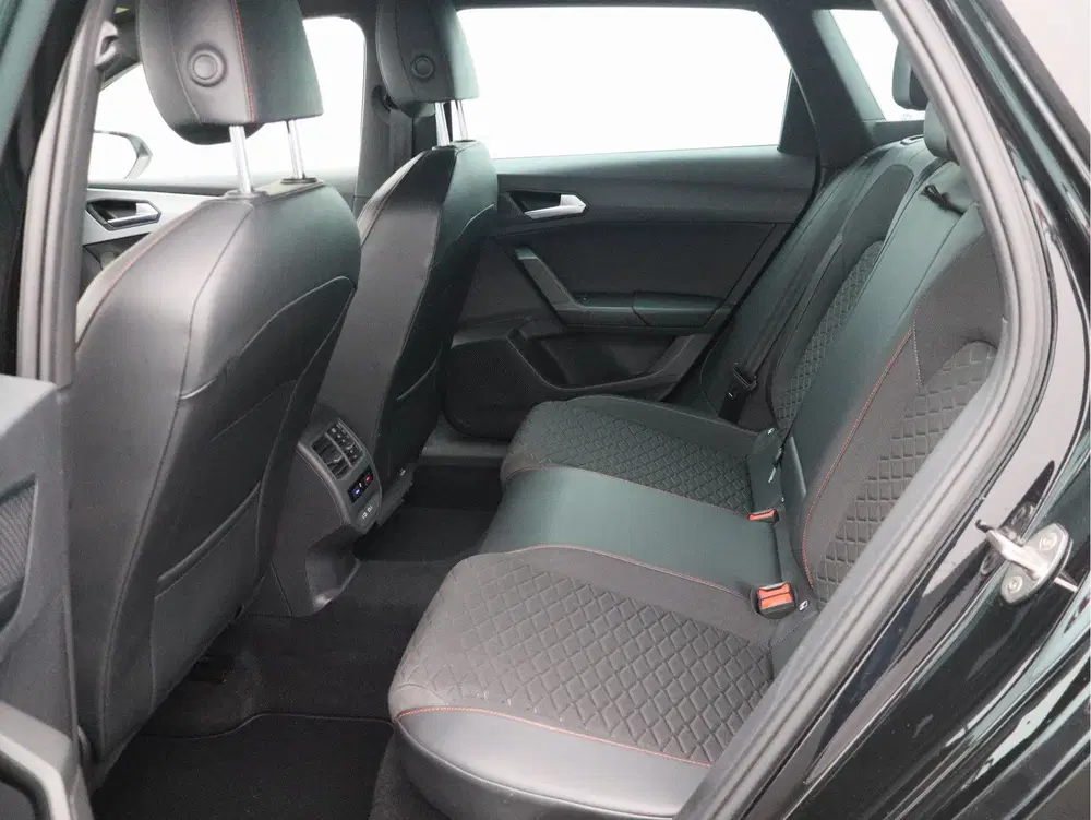 SEAT Leon 1.5 eTSI FR Business Intense uit 2021, foto 9
