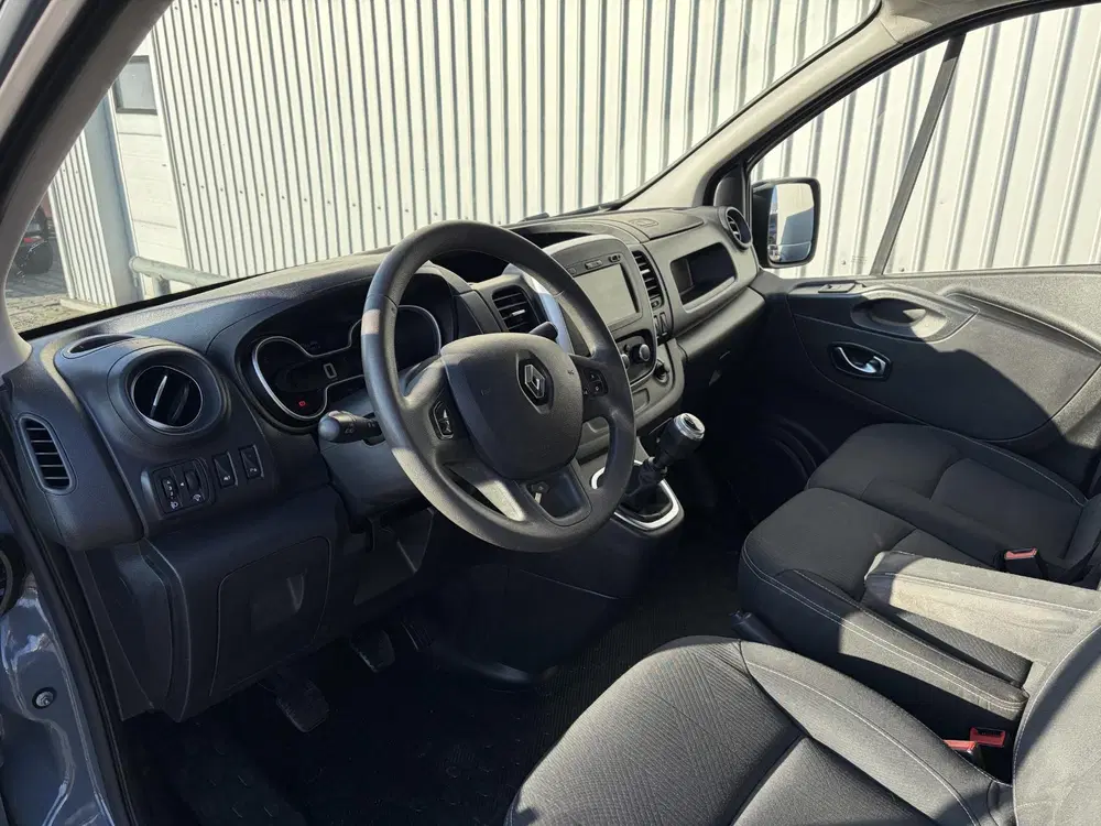 Renault Trafic 2.0 dCi 120 T29 L2H1*HAAK*CAM*A uit 2021, foto 3