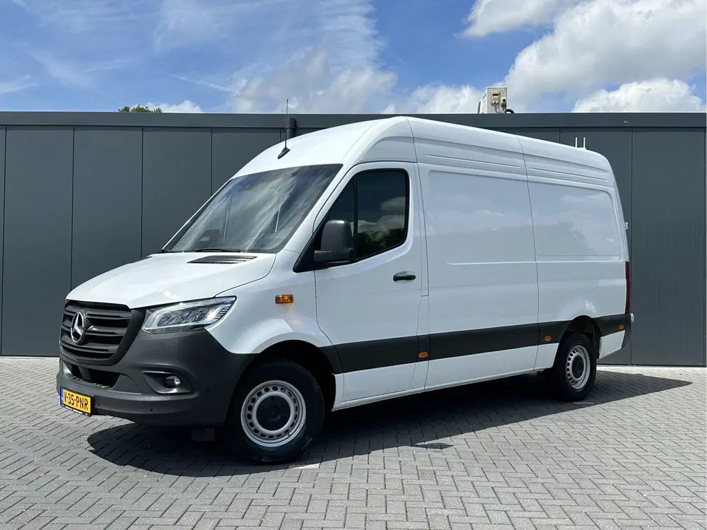 Mercedes-Benz Sprinter 317 CDI 9G-TRONIC RWD FACELIFT uit 2024, foto 2