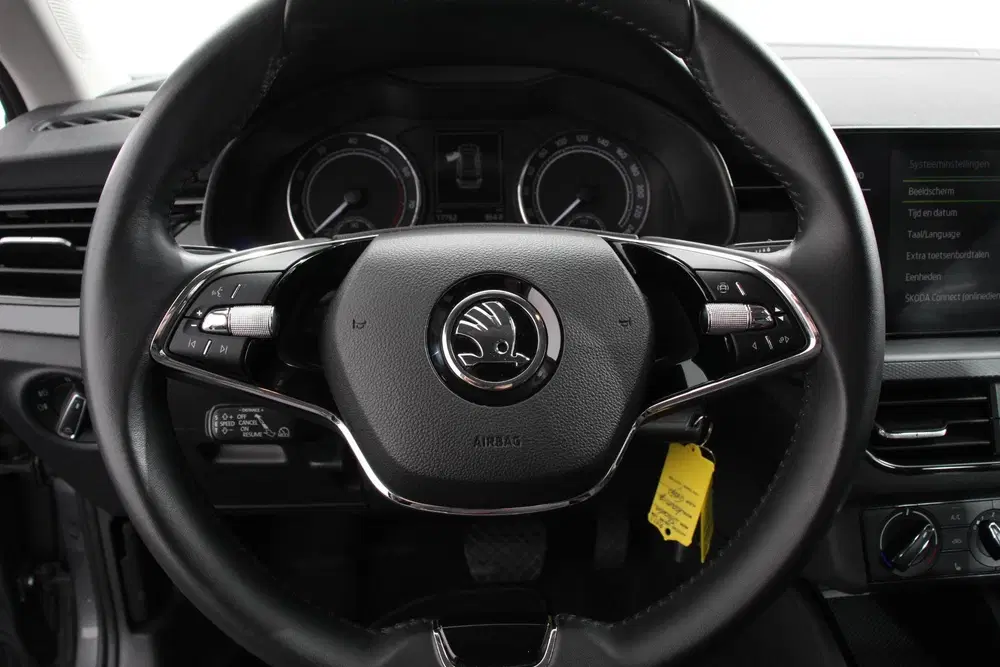 Skoda Kamiq 1.0 TSI 110 pk DSG Life Navigatie Apple Ca uit 2022, foto 14