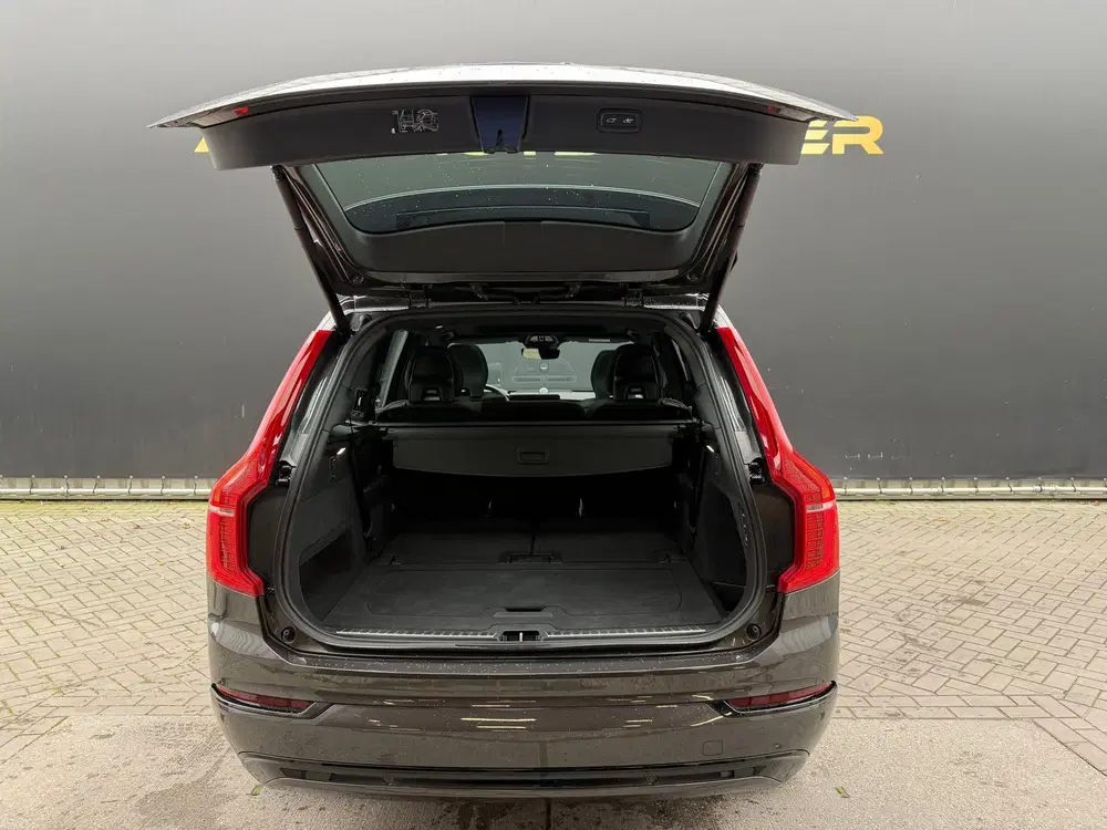Volvo XC90 2.0 T8 Recharge AWD Ultimate Dark B&W Hud uit 2024, foto 15