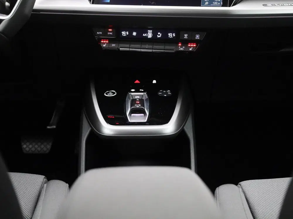 Audi Q4 e-tron 40 Edition 63 kWh l Climate control l Navi uit 2025, foto 10