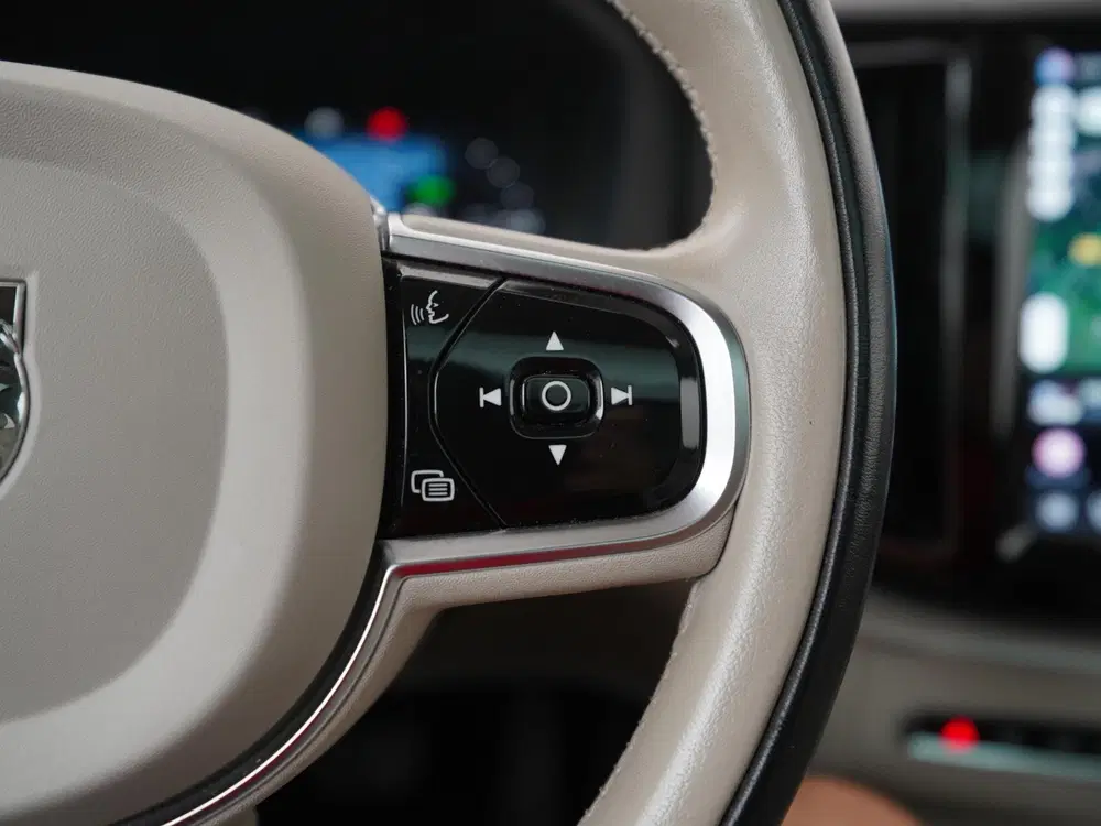 Volvo XC60 T8 Long Range AWD Ultimate uit 2023, foto 11