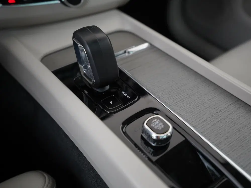 Volvo XC60 T8 Long Range AWD Ultimate uit 2023, foto 12