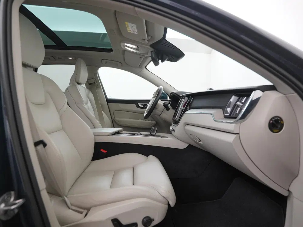 Volvo XC60 T8 Long Range AWD Ultimate uit 2023, foto 3