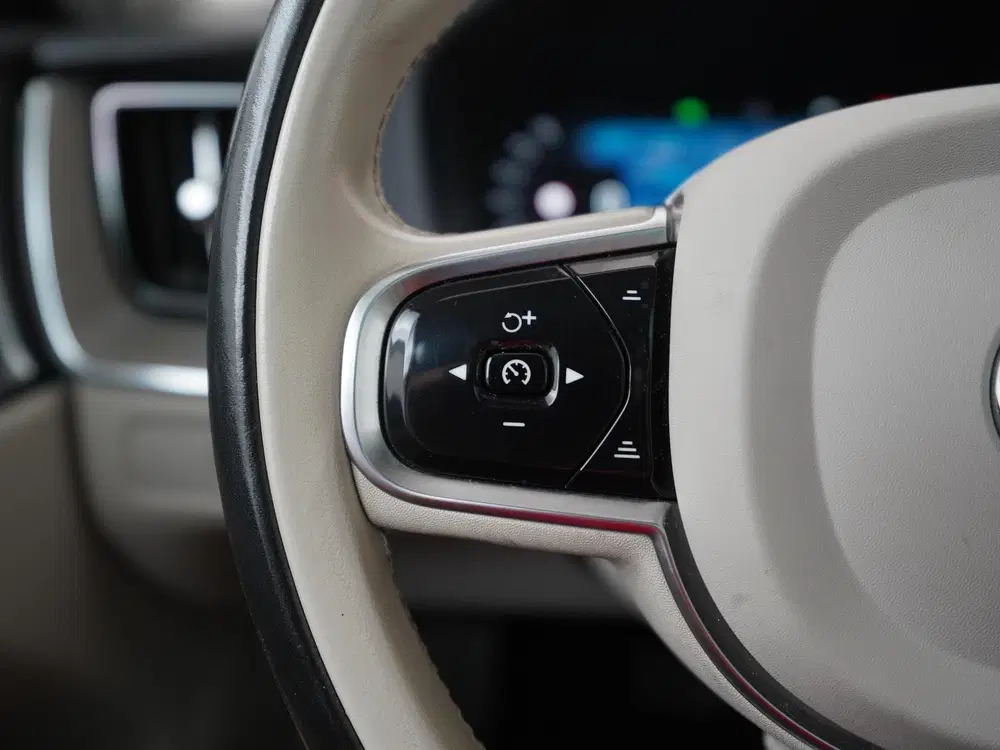 Volvo XC60 T8 Long Range AWD Ultimate uit 2023, foto 9
