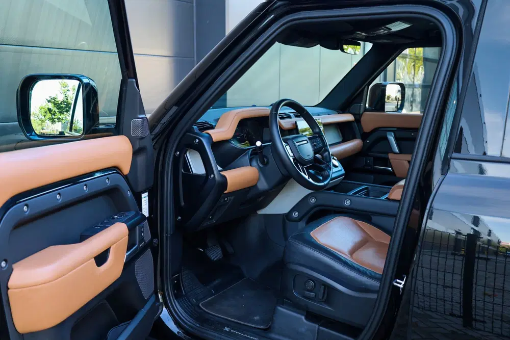 Land Rover Defender 2.0 P400e 110 X-Dynamic HSE uit 2022, foto 10