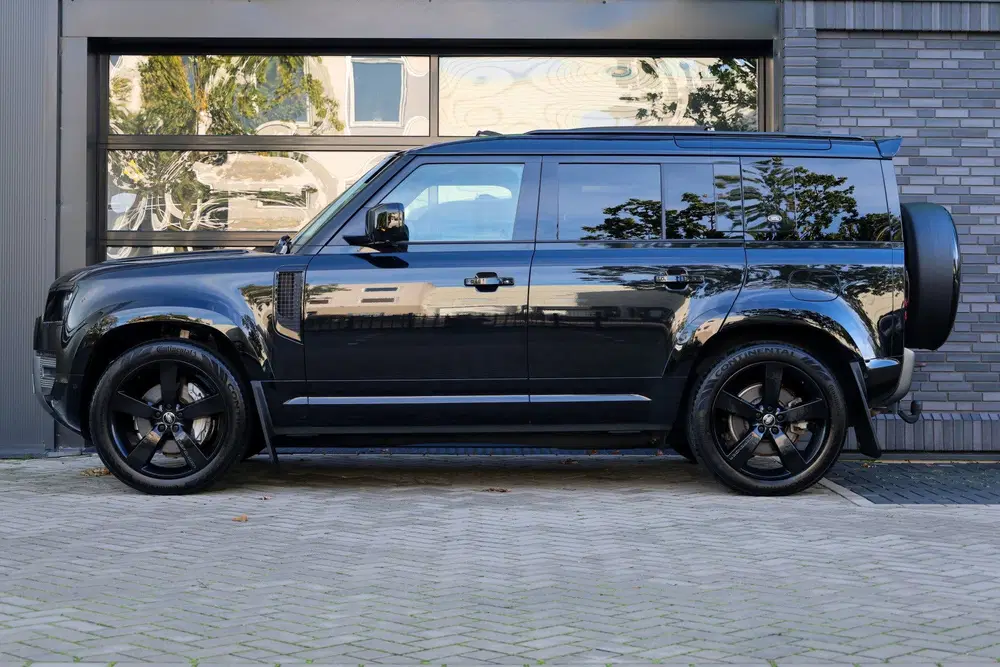 Land Rover Defender 2.0 P400e 110 X-Dynamic HSE uit 2022, foto 14