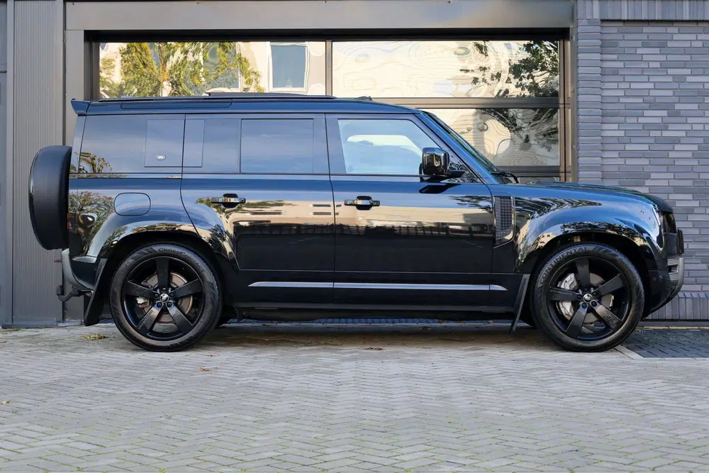 Land Rover Defender 2.0 P400e 110 X-Dynamic HSE uit 2022, foto 15