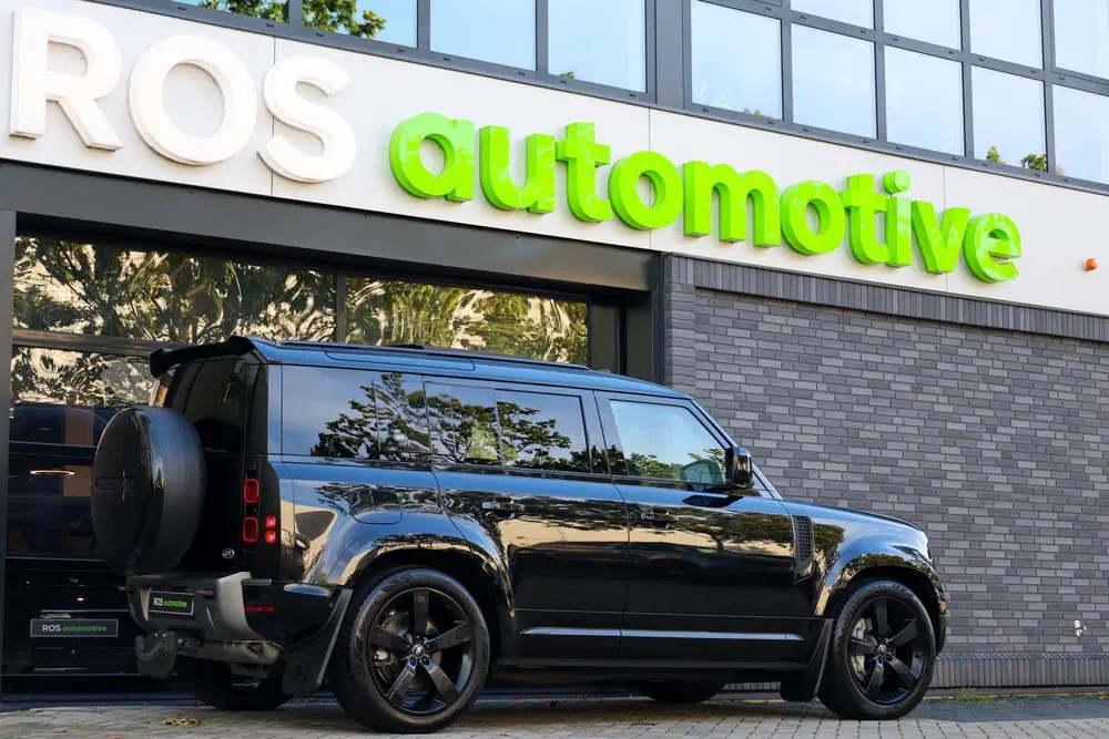 Land Rover Defender 2.0 P400e 110 X-Dynamic HSE uit 2022, foto 2