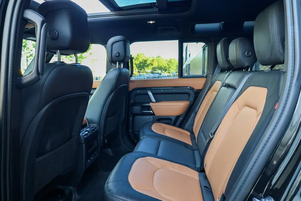 Land Rover Defender 2.0 P400e 110 X-Dynamic HSE uit 2022, foto 6