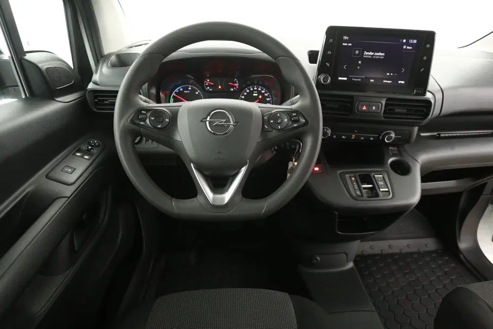 Opel Combo 50 kWh 136PK uit 2021, foto 2