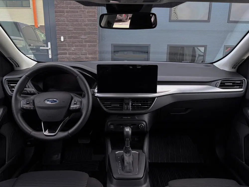 Ford Focus 1.0 EcoBoost Hybrid Titanium X uit 2023, foto 10