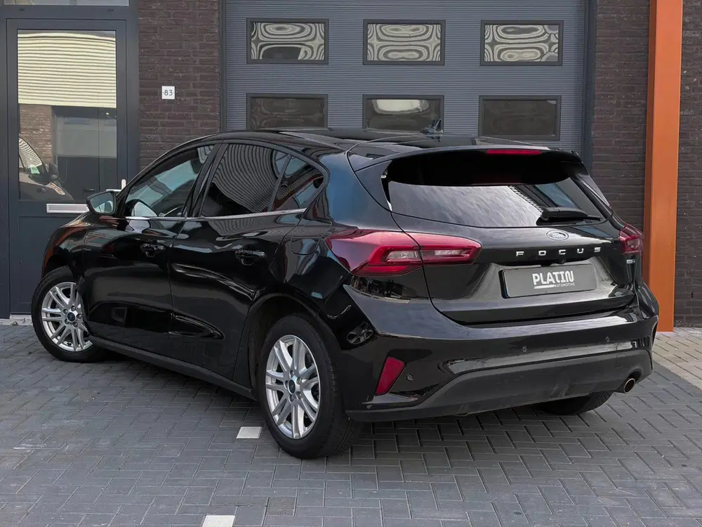 Ford Focus 1.0 EcoBoost Hybrid Titanium X uit 2023, foto 2