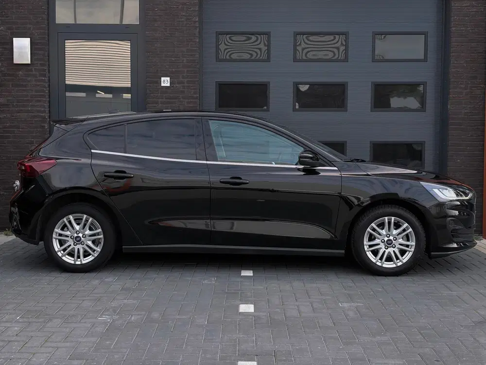 Ford Focus 1.0 EcoBoost Hybrid Titanium X uit 2023, foto 3