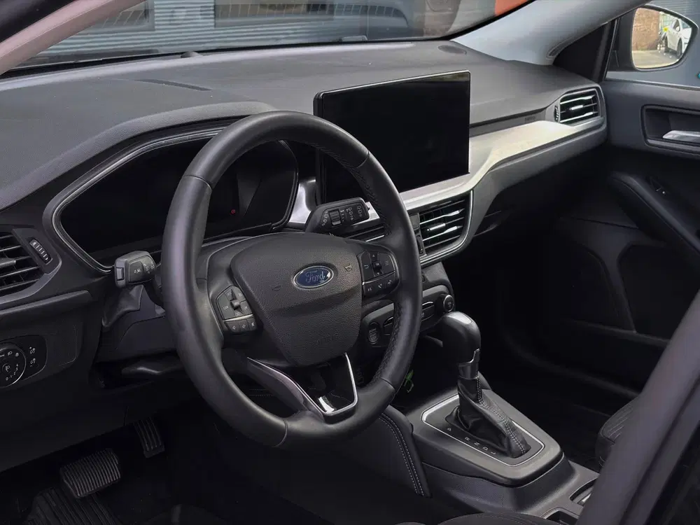 Ford Focus 1.0 EcoBoost Hybrid Titanium X uit 2023, foto 6