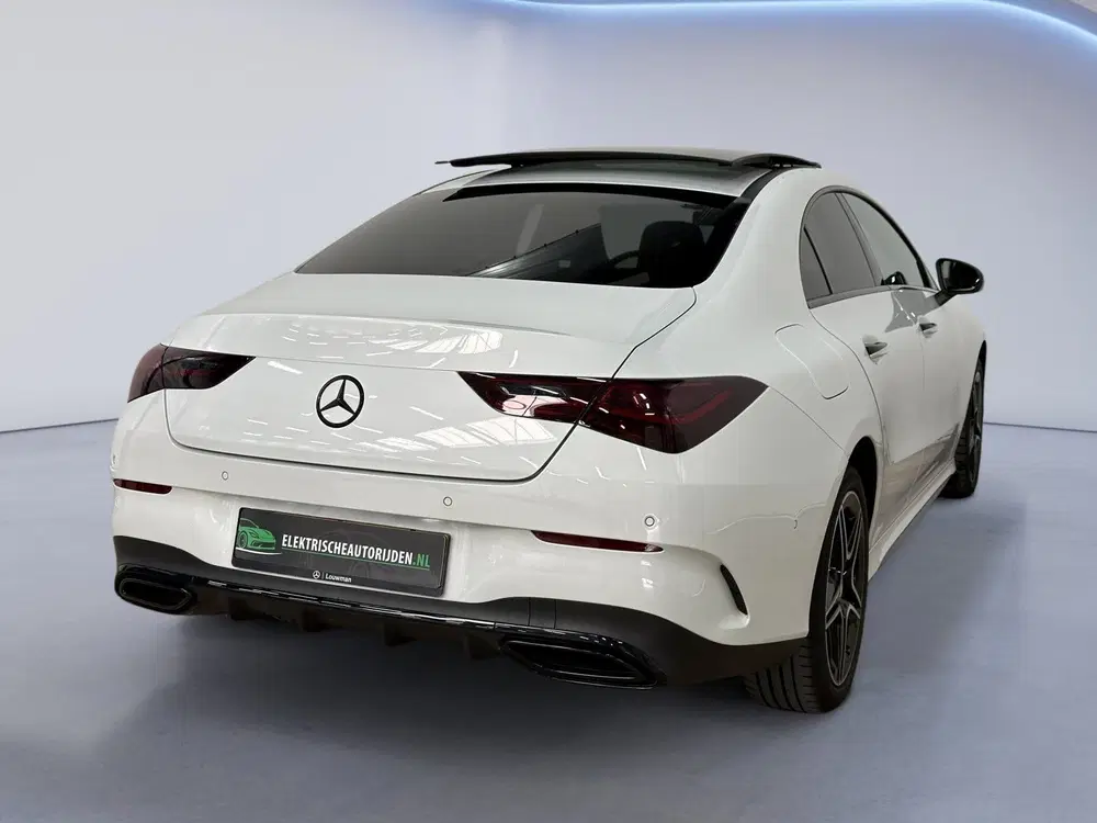Mercedes-Benz CLA 250 e AMG Line uit 2023, foto 2