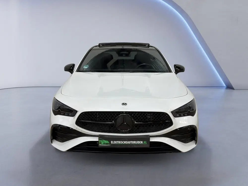 Mercedes-Benz CLA 250 e AMG Line uit 2023, foto 4