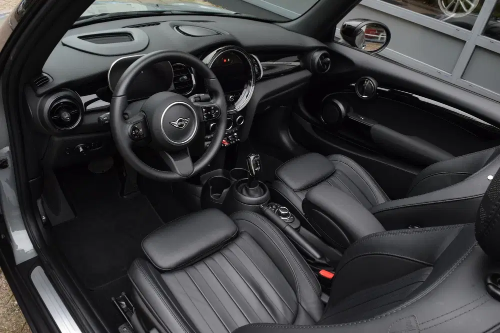 Mini Cabrio 1.5 Cooper uit 2022, foto 13