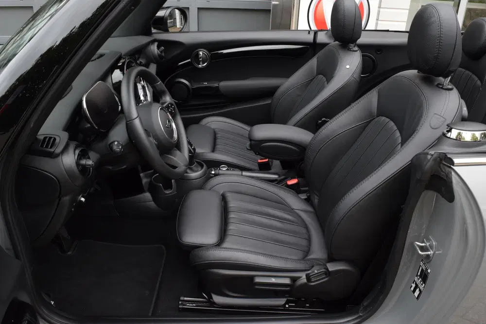 Mini Cabrio 1.5 Cooper uit 2022, foto 14