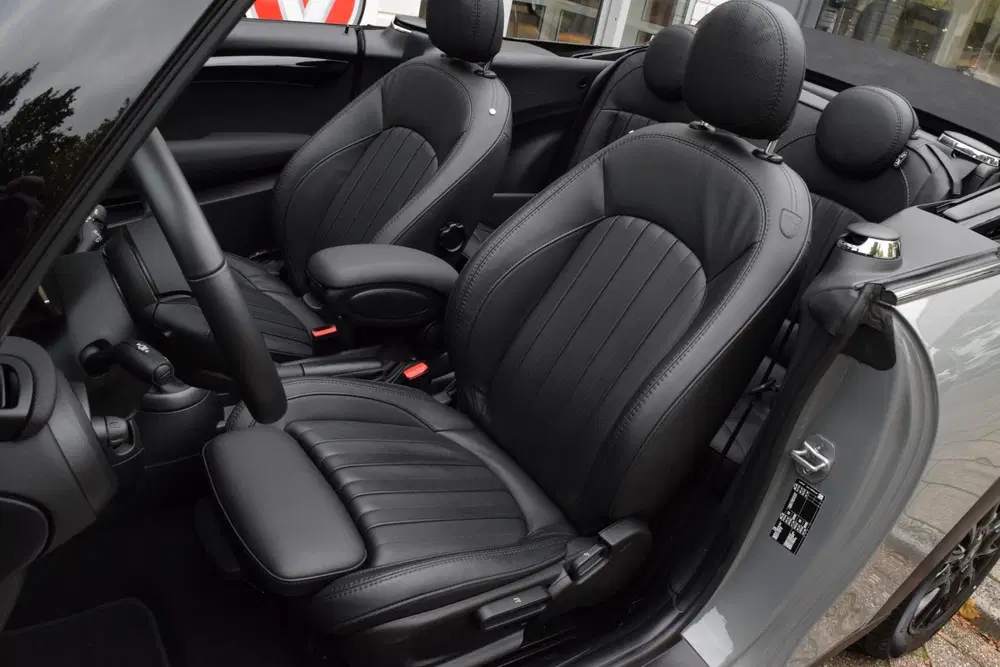 Mini Cabrio 1.5 Cooper uit 2022, foto 15