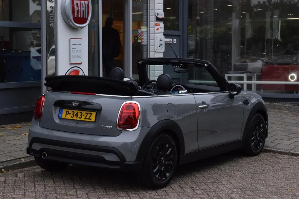 Mini Cabrio 1.5 Cooper uit 2022, foto 4