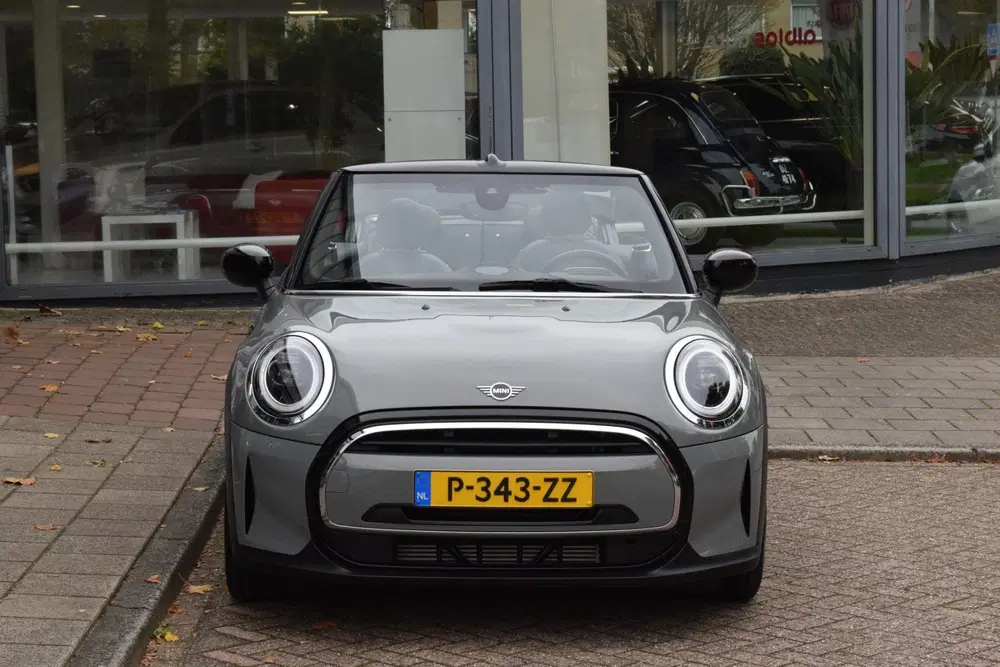 Mini Cabrio 1.5 Cooper uit 2022, foto 5