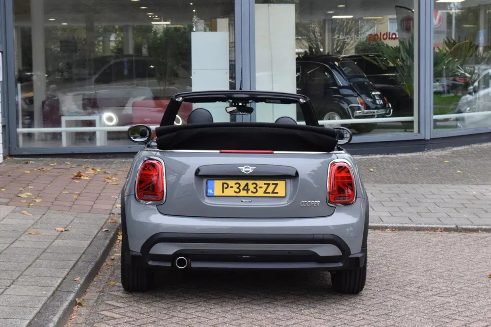 Mini Cabrio 1.5 Cooper uit 2022, foto 6