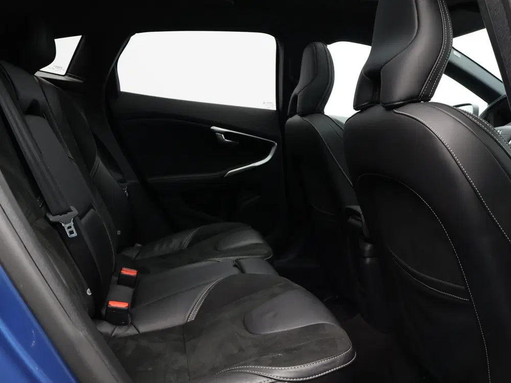 Volvo V40 T3 Polar+ Sport R-Design uit 2019, foto 11
