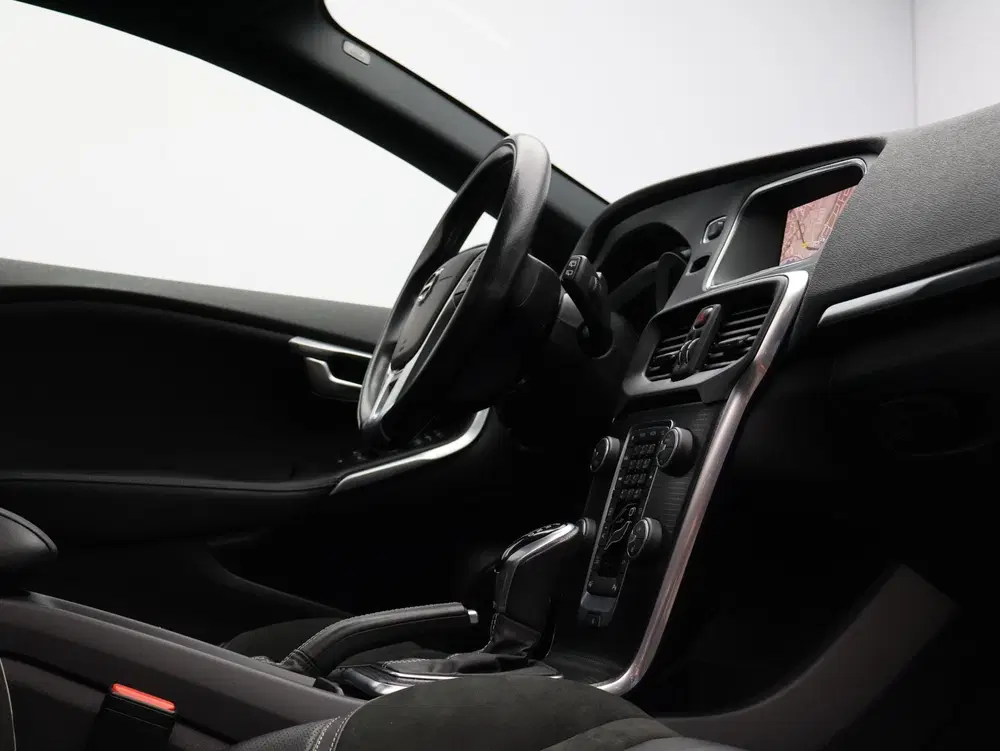 Volvo V40 T3 Polar+ Sport R-Design uit 2019, foto 12
