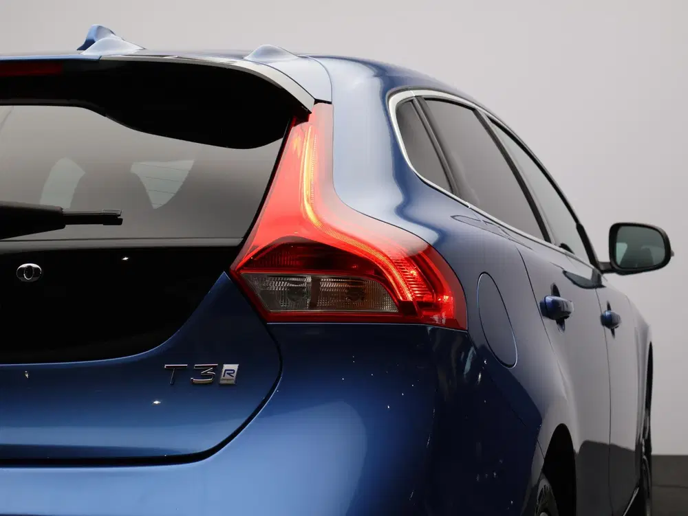 Volvo V40 T3 Polar+ Sport R-Design uit 2019, foto 15