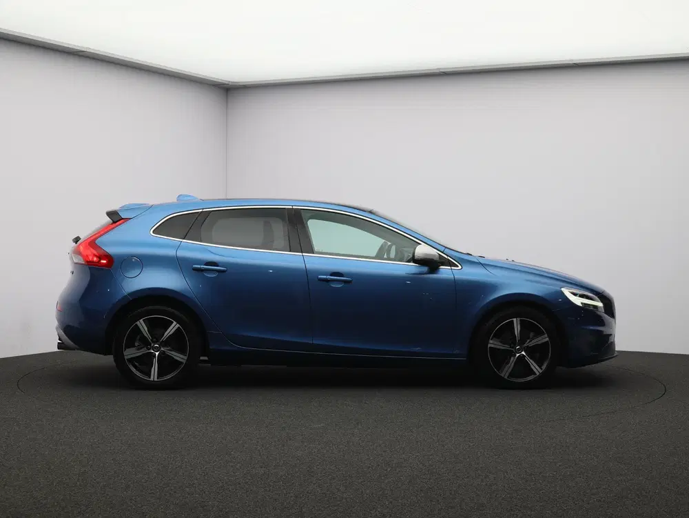 Volvo V40 T3 Polar+ Sport R-Design uit 2019, foto 6