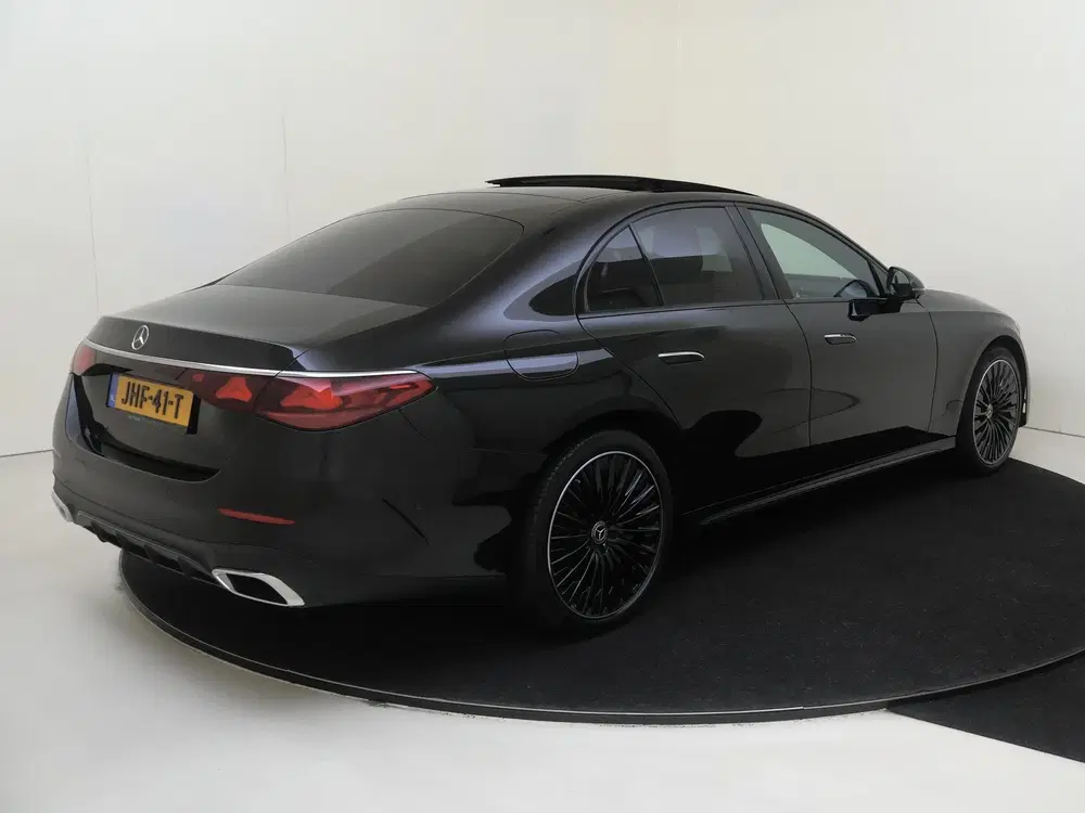 Mercedes-Benz E-Klasse 300 e Sport Edition Panoramadak uit 2025, foto 2
