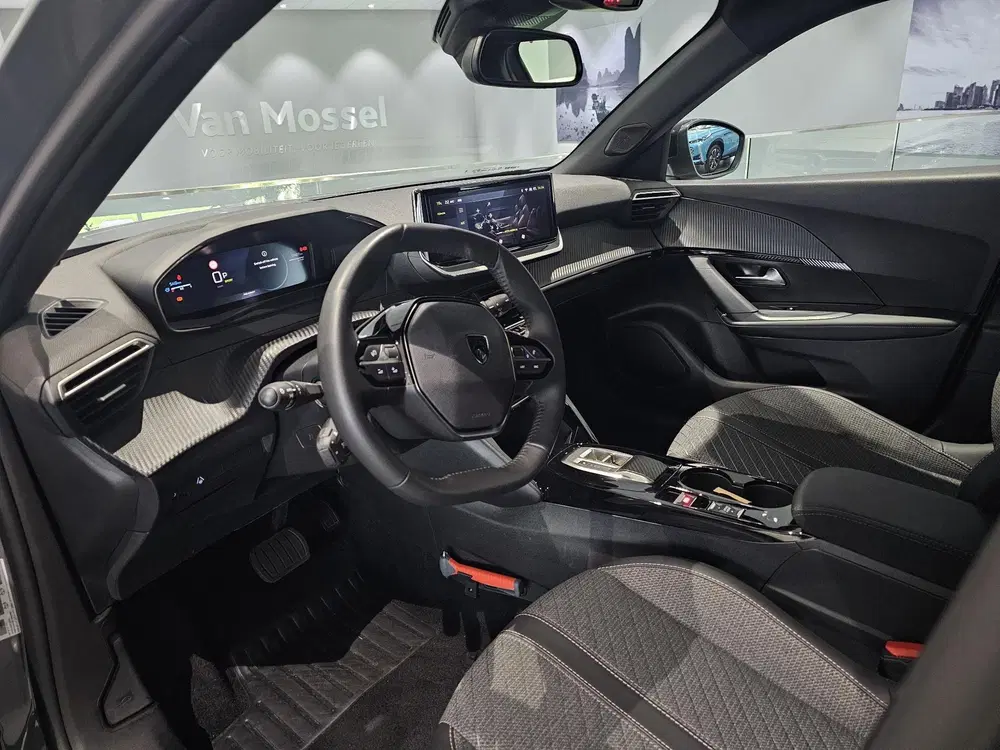 Peugeot 2008 1.2 Hybrid 145 Allure uit 2026, foto 11