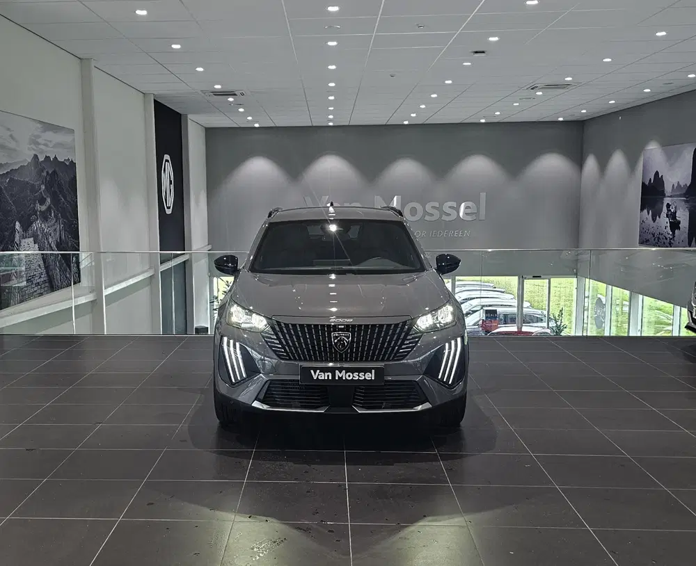 Peugeot 2008 1.2 Hybrid 145 Allure uit 2026, foto 2