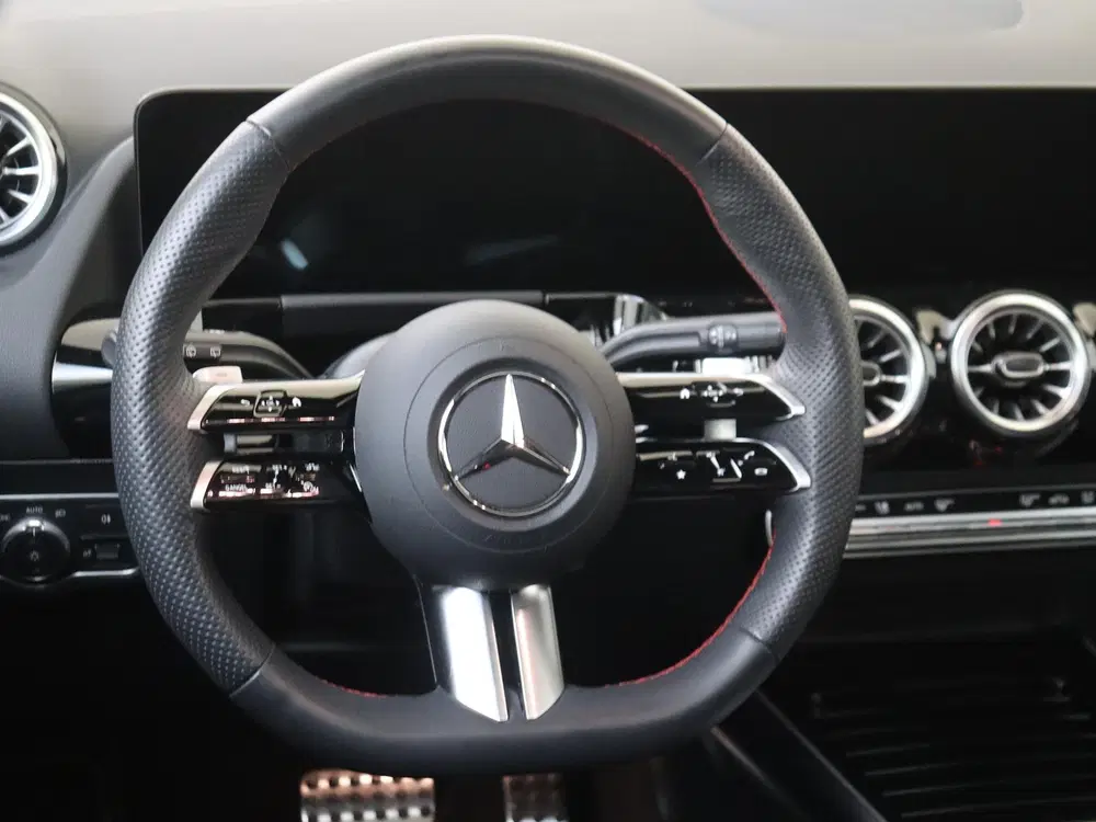 Mercedes-Benz GLA 250 e Business Solution AMG uit 2026, foto 11