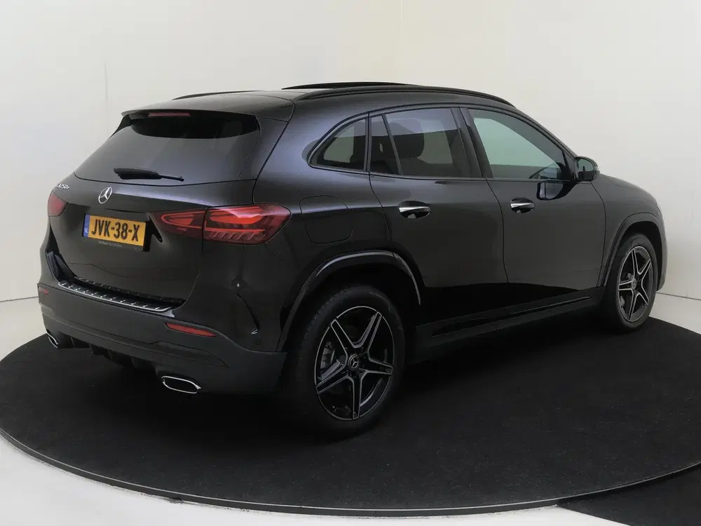 Mercedes-Benz GLA 250 e Business Solution AMG uit 2026, foto 2