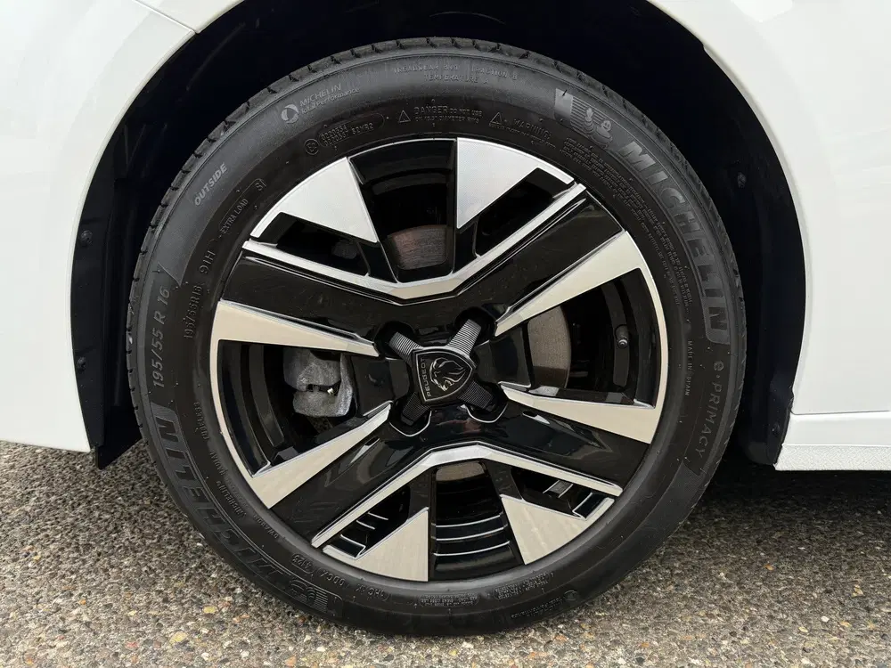 Peugeot 208 1.2 PureTech 100pk Allure Vision-Pack l AC uit 2024, foto 11