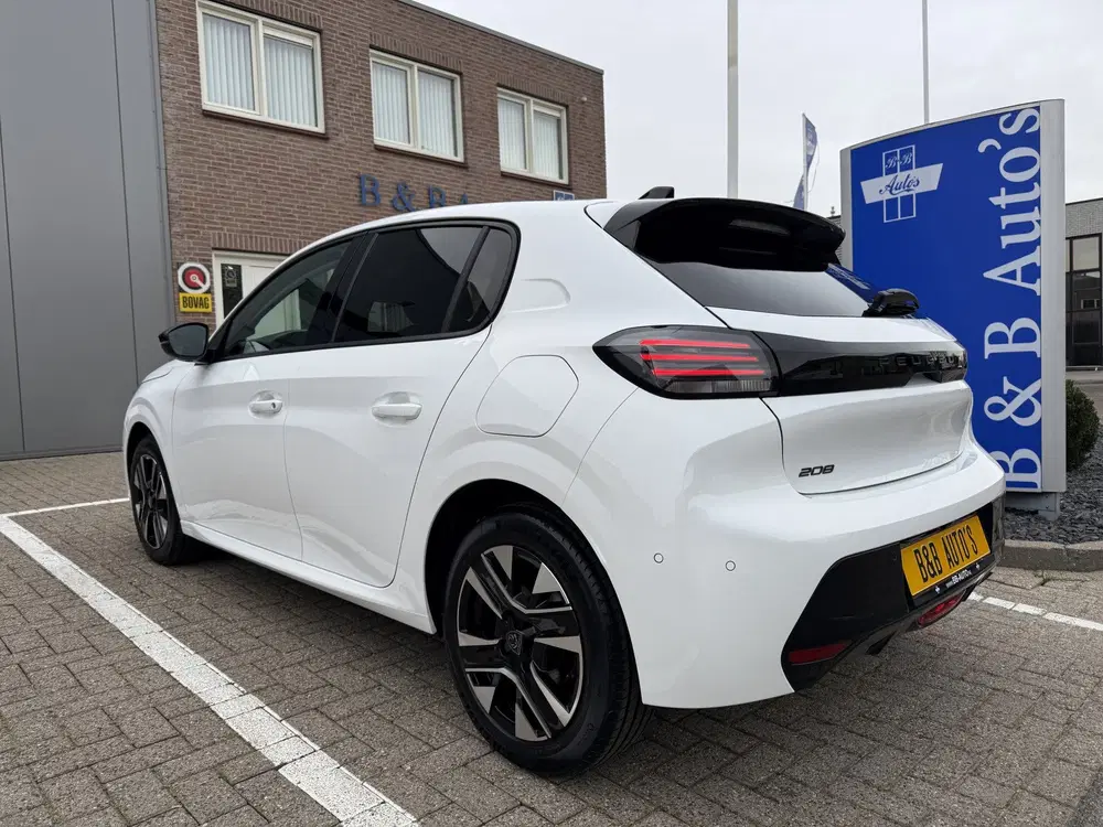 Peugeot 208 1.2 PureTech 100pk Allure Vision-Pack l AC uit 2024, foto 2