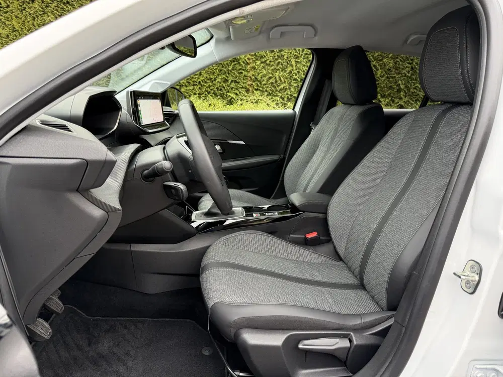 Peugeot 208 1.2 PureTech 100pk Allure Vision-Pack l AC uit 2024, foto 6