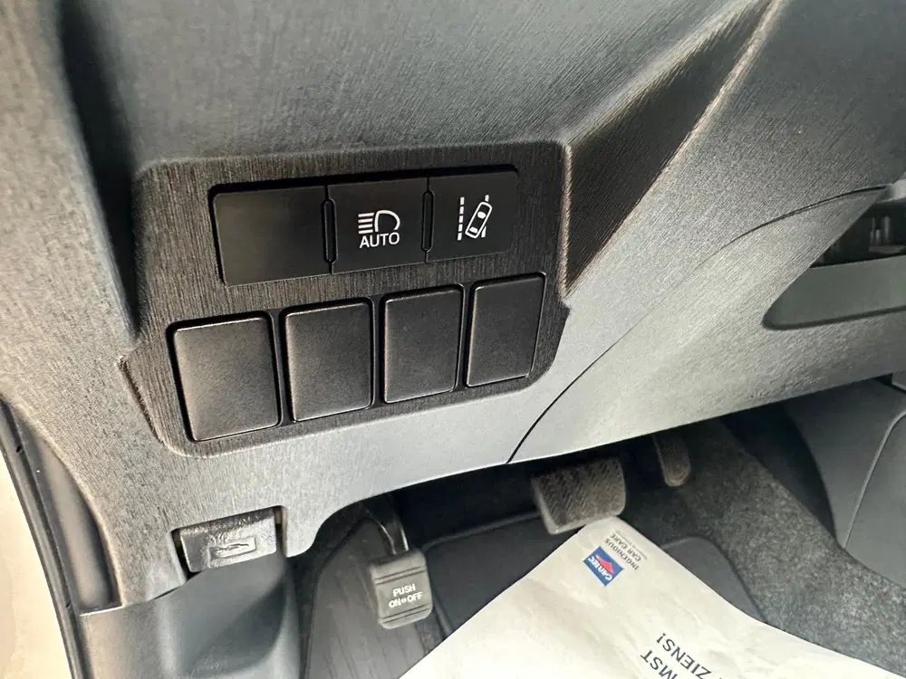 Toyota Prius 1.8 Dynamic Dealer onderhoud Nette Auto. 1 uit 2020, foto 10