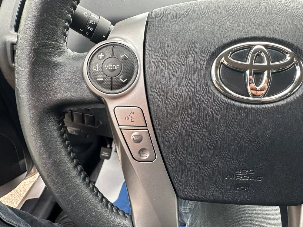 Toyota Prius 1.8 Dynamic Dealer onderhoud Nette Auto. 1 uit 2020, foto 12