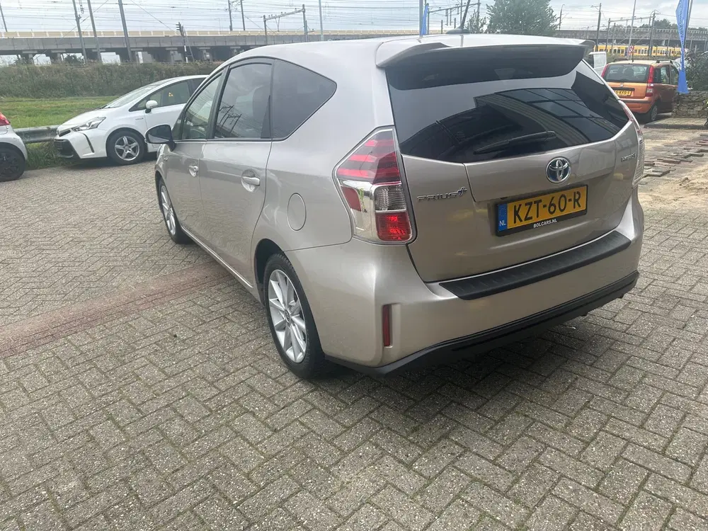 Toyota Prius 1.8 Dynamic Dealer onderhoud Nette Auto. 1 uit 2020, foto 4