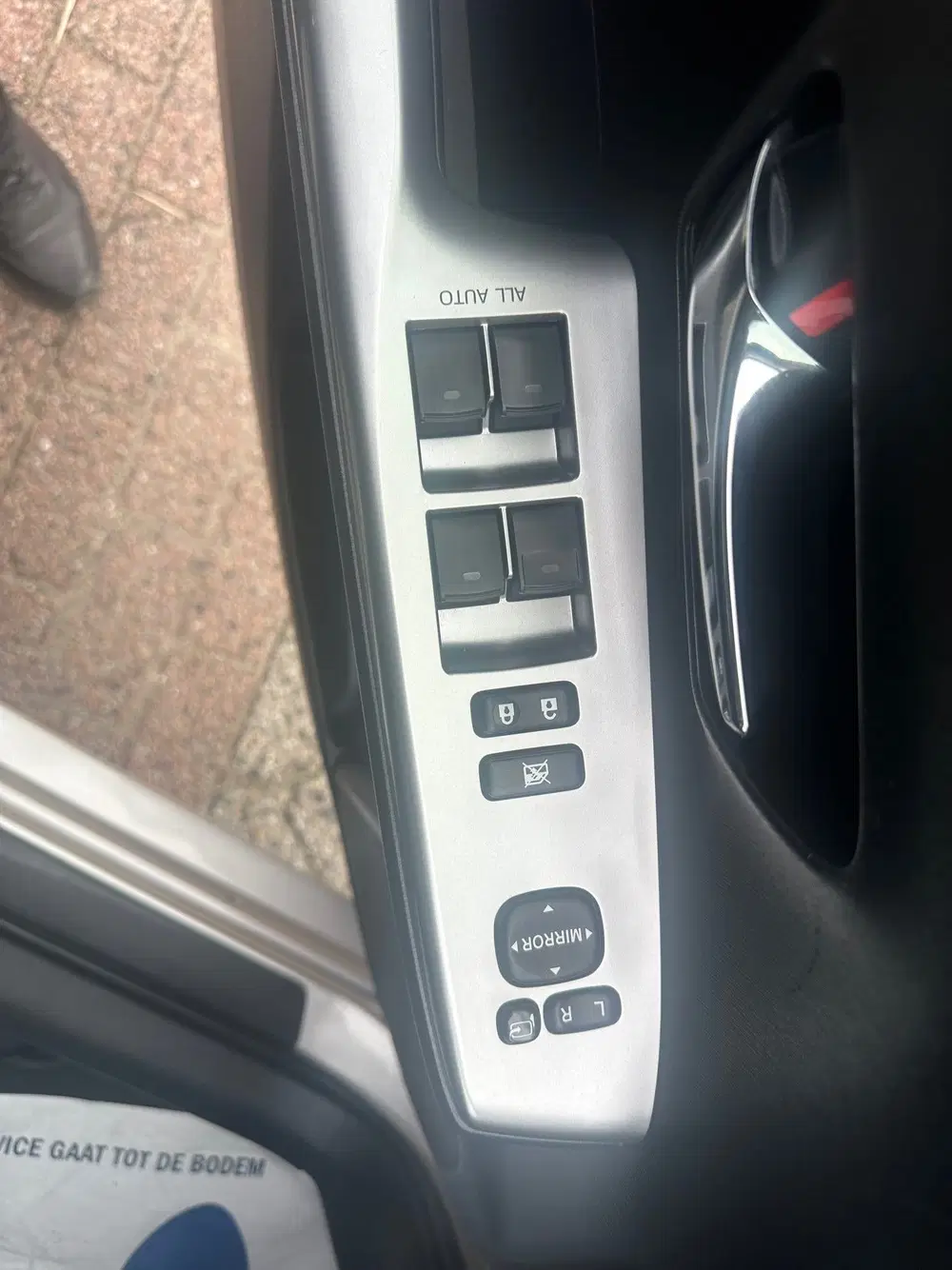 Toyota Prius 1.8 Dynamic Dealer onderhoud Nette Auto. 1 uit 2020, foto 9