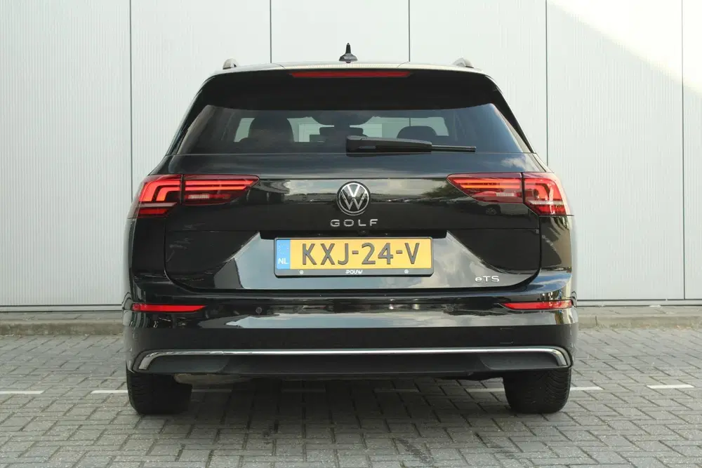 Volkswagen Golf 1.5 eTSI 150pk DSG Life 'Goal' uit 2025, foto 11