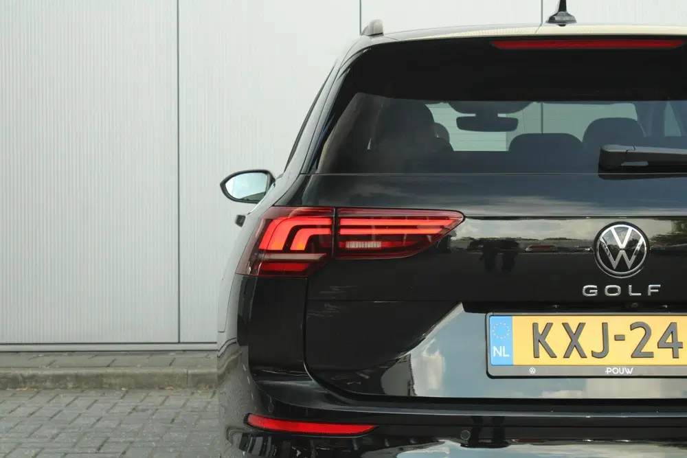 Volkswagen Golf 1.5 eTSI 150pk DSG Life 'Goal' uit 2025, foto 13