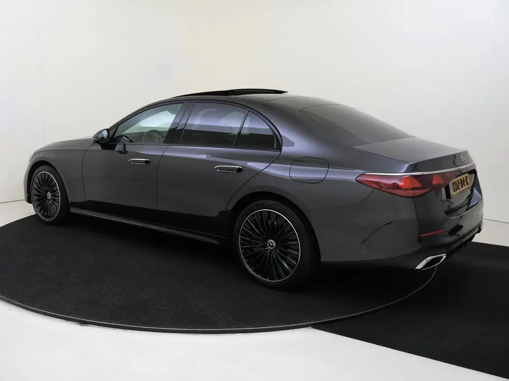 Mercedes-Benz E-Klasse 400 e 4MATIC Exclusive Line Premium P uit 2024, foto 5